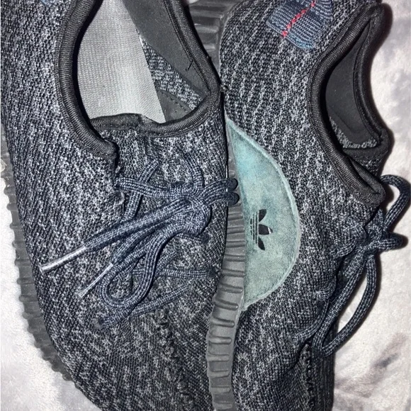 Adidas Yezzy (yzy) shoes men’s size 8 used !! Great looking price !!! $300 OBO Amazon.com | adidas Mens Yeezy Boost 350 V2 Zebra White  main image 3